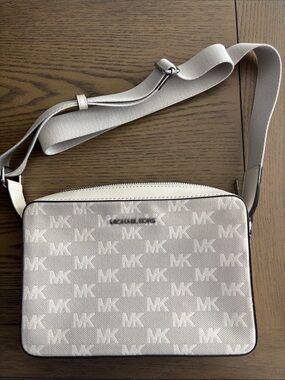 Michael Kors Beige/Vanilla MK Signature Messenger Bag